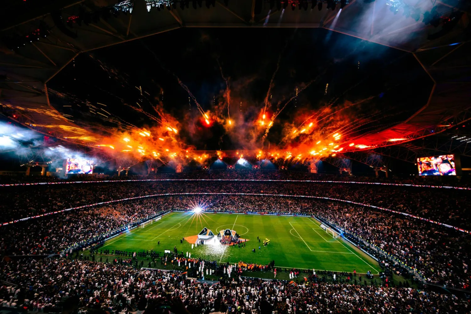 ليلة كروية عالمية شهدها ملعب الجوهرة المشعة بجدة (وزارة الرياضة)