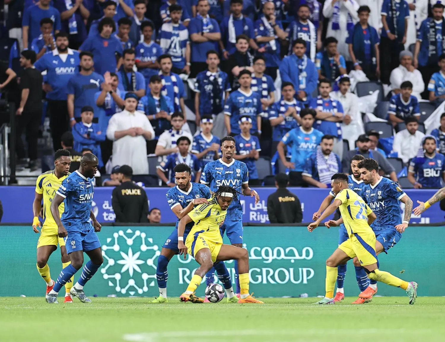 الصراع قائم والمنافسة التاريخية محتدمة في ديربيات الهلال والنصر (تصوير: سعد العنزي)