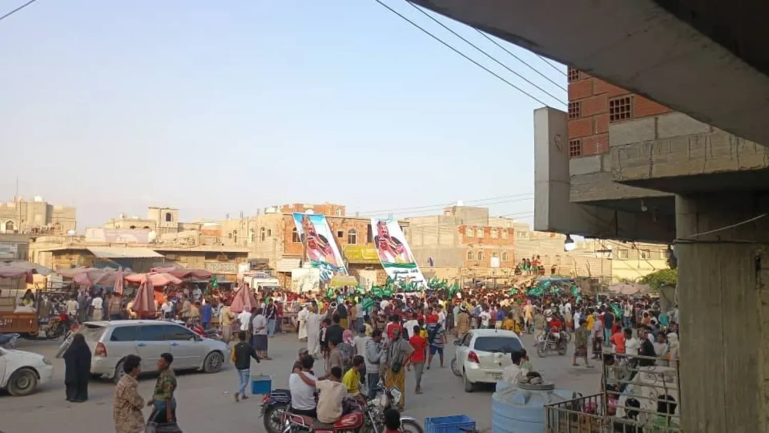 Mukalla halkının Suudi Arabistan Krallığı’na teşekkür için düzenlendiği dayanışma gösterisinden bir kare (Şarku’l Avsat)