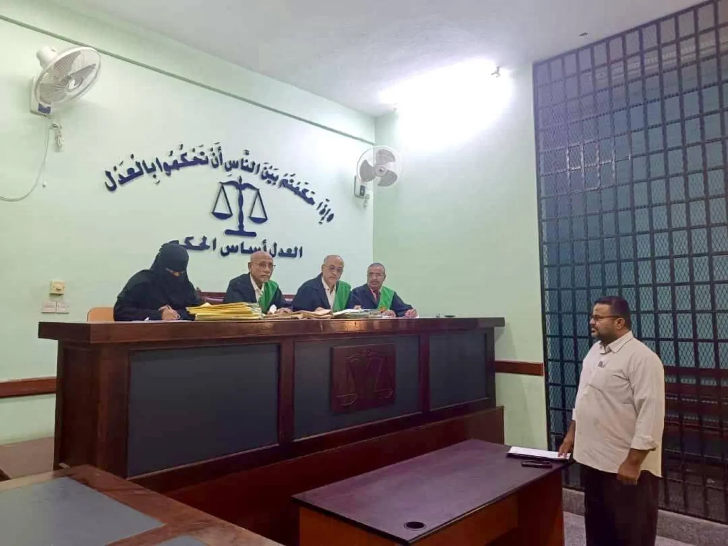 محاكم حضرموت استأنفت أعمالها بعد معالجة الأضرار التي تعرضت لها (الإعلام القضائي اليمني)