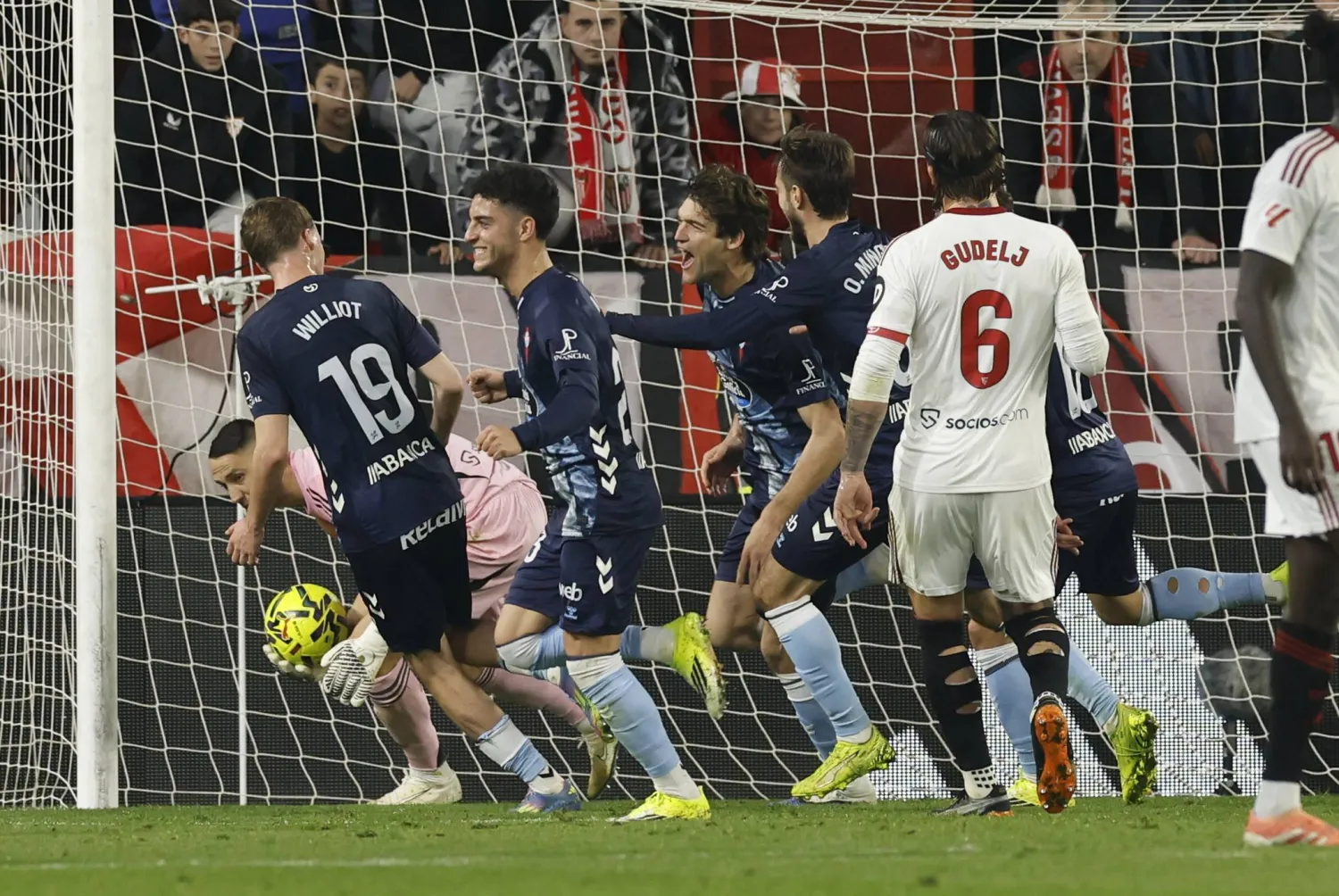 من مواجهة سيلتا فيغو واشبيلية (إ.ب.أ)