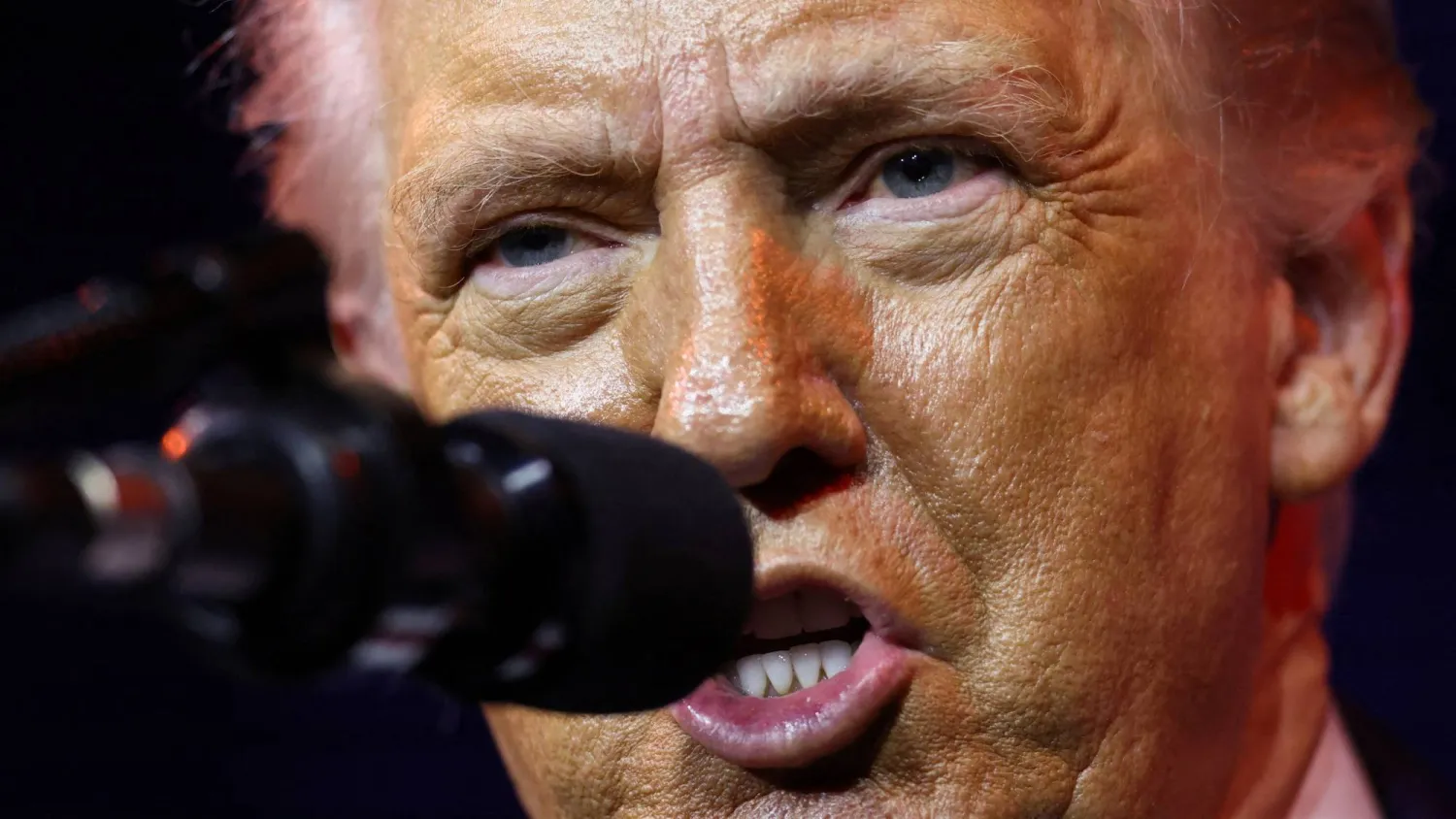 ترمب يلقي كلمة أمام أعضاء مجلس النواب الجمهوريين في مؤتمرهم السنوي - 6 يناير (رويترز)