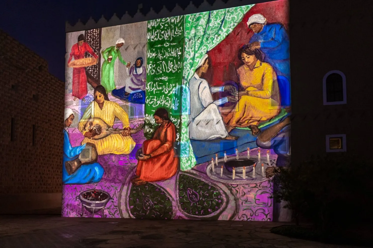 عمل للفنانة صفية بن زقر إحدى رائدات الحداثة الفنية في السعودية خلال عرضه في احتفال نور الرياض (نور الرياض)