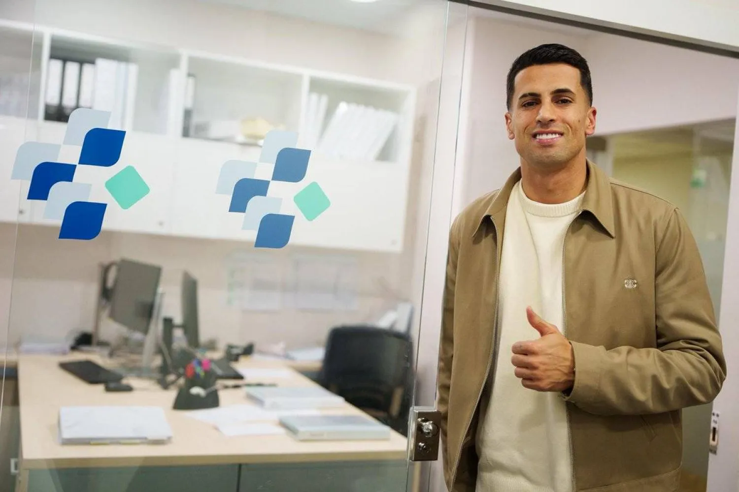 جانب من حضور كانسيلو بمقر الفريق (نادي برشلونة)