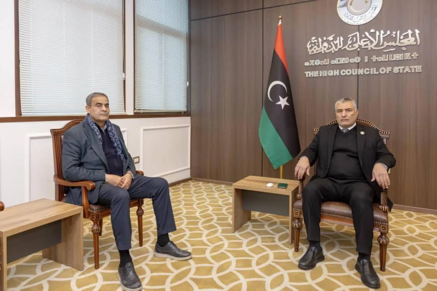 رئيس المجلس الأعلى للدولة محمد تكالة مستقبلاً محمد الشهوبي وزير المواصلات والمستشار المالي لرئيس حكومة «الوحدة» (المجلس الأعلى)