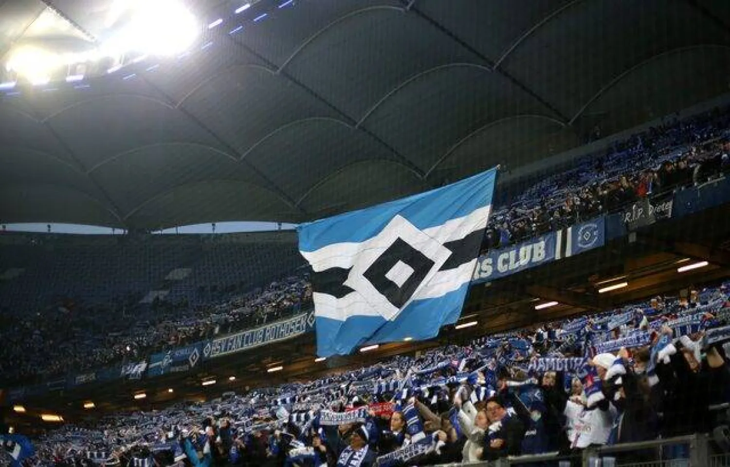 سوء الأحوال الجوية في هامبورغ أجَّل مواجهة ليفركوزن (رويترز)