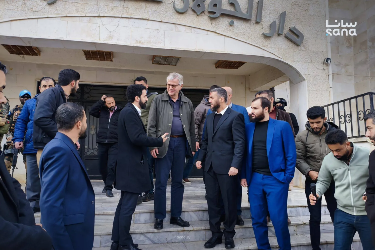 وفد أممي برفقة مندوب سوريا الدائم إبراهيم علبي زار محافظة القنيطرة السبت لمناقشة التوغلات الإسرائيلية والانتهاكات بحق المدنيين في المنطقة (سانا)

