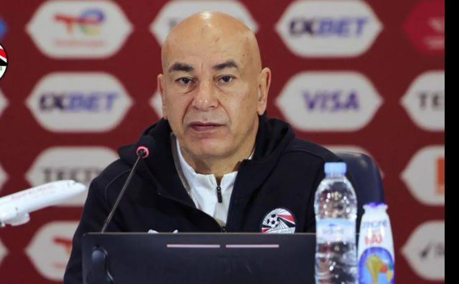 حسام حسن خلال المؤتمر الصحافي (الاتحاد المصري لكرة القدم)