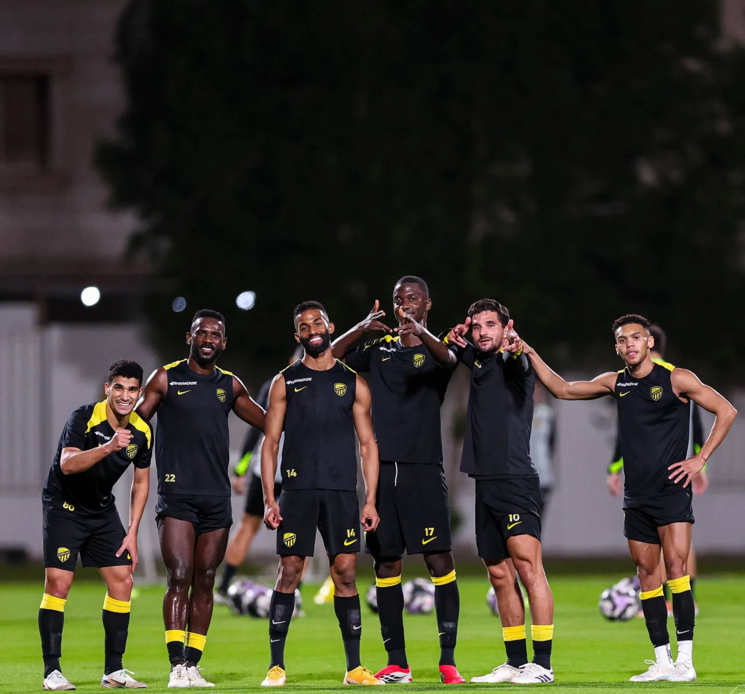 معنويات عالية أظهرها لاعبو الاتحاد في التدريبات الأخيرة (موقع النادي)