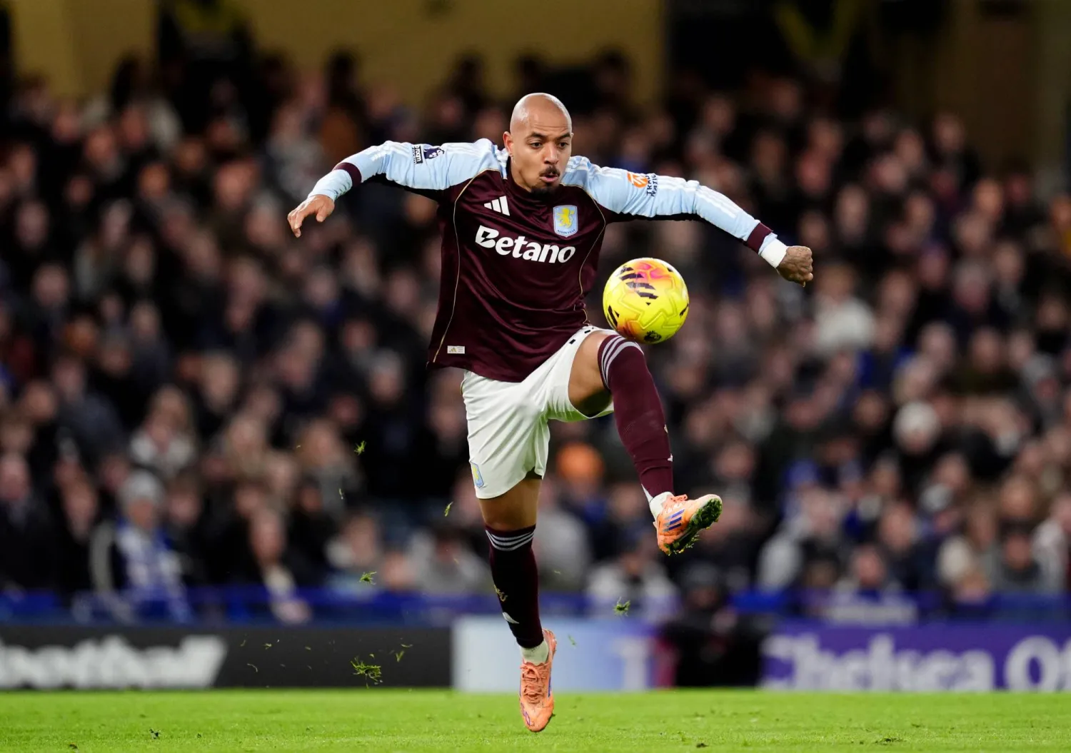 المهاجم الهولندي دونيل مالين من فيلا إلى روما (د.ب.أ)