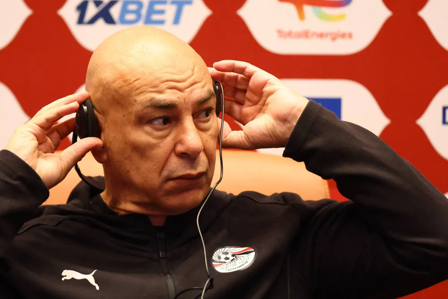 حسام حسن المدير الفني لمنتخب مصر (رويترز)