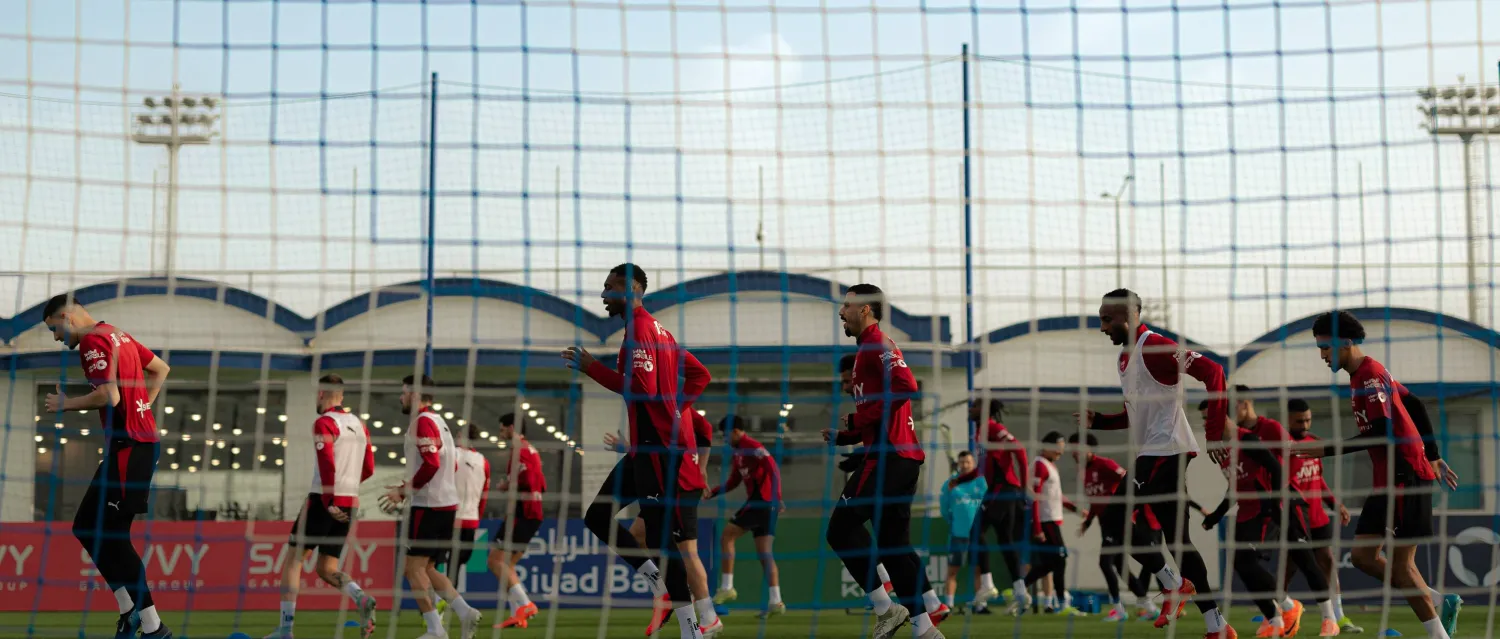 لاعبو الهلال خلال استعداداتهم للمباراة (موقع النادي)