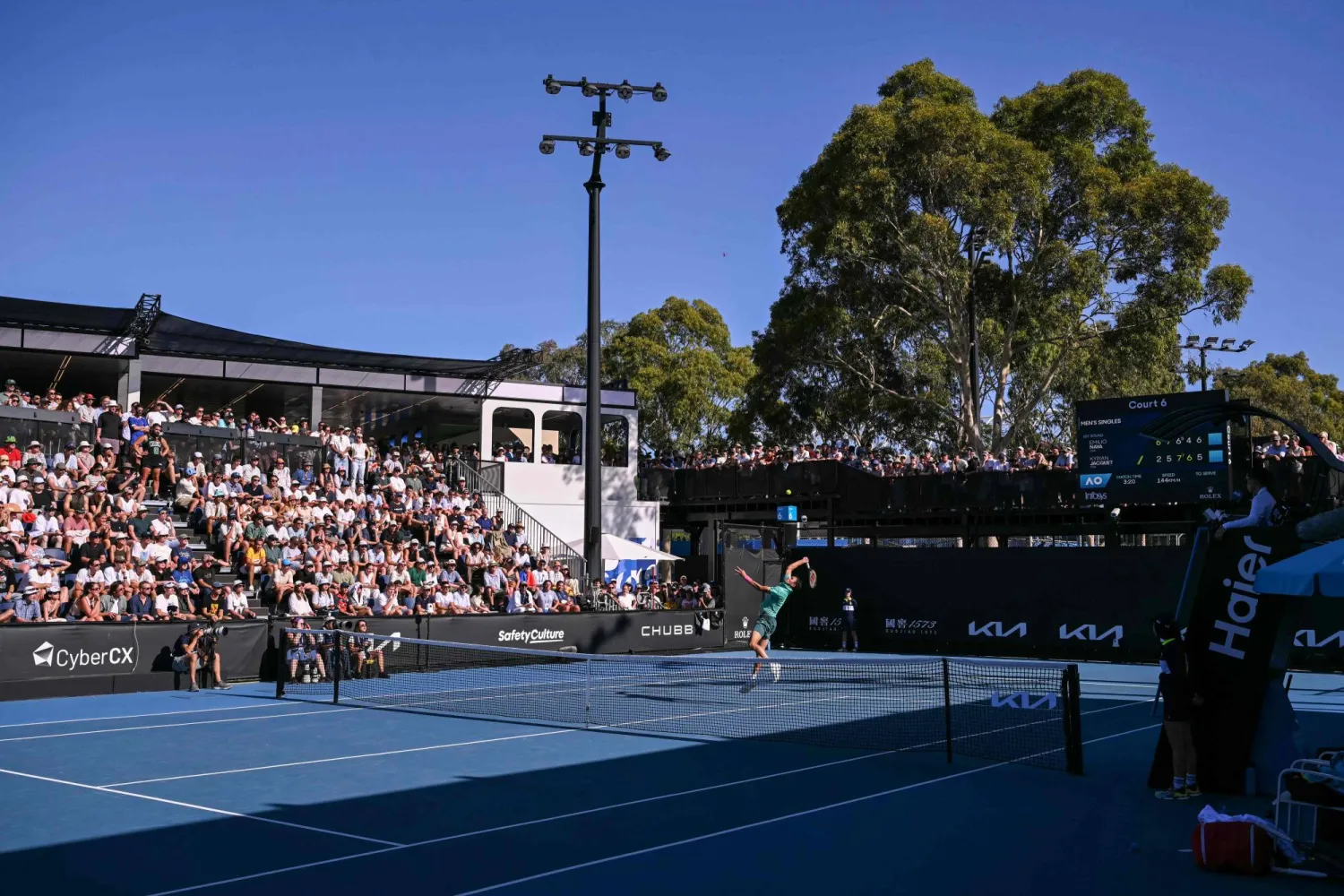 دورة أستراليا تشهد إقبالاً جماهيرياً غفيراً (أ.ف.ب)