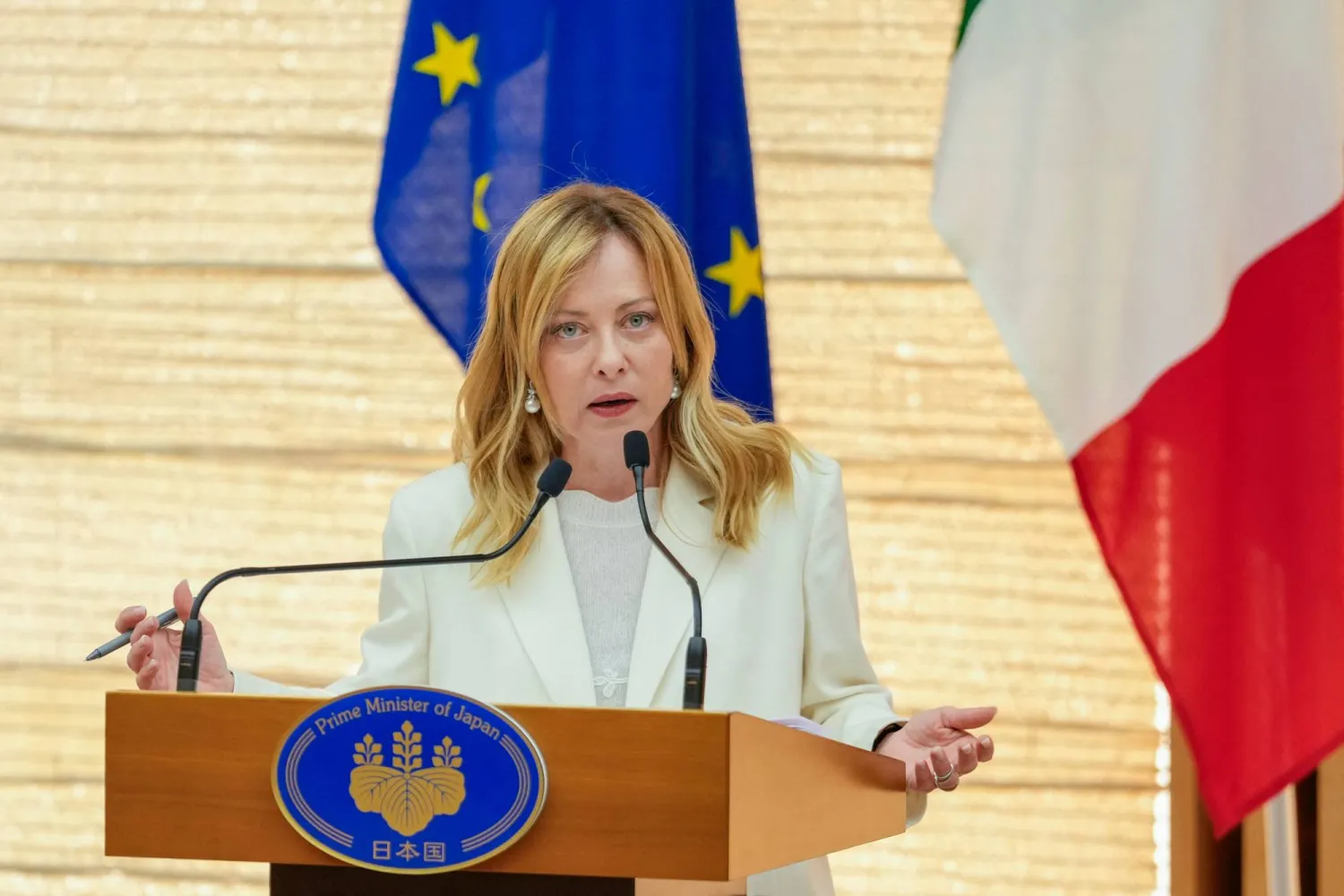  Italy's Prime Minister Giorgia Meloni speaks during a press conference with Japan's Prime Minister Sanae Takaichi at the prime minister's official residence in Tokyo on January 16, 2026. (AFP) 