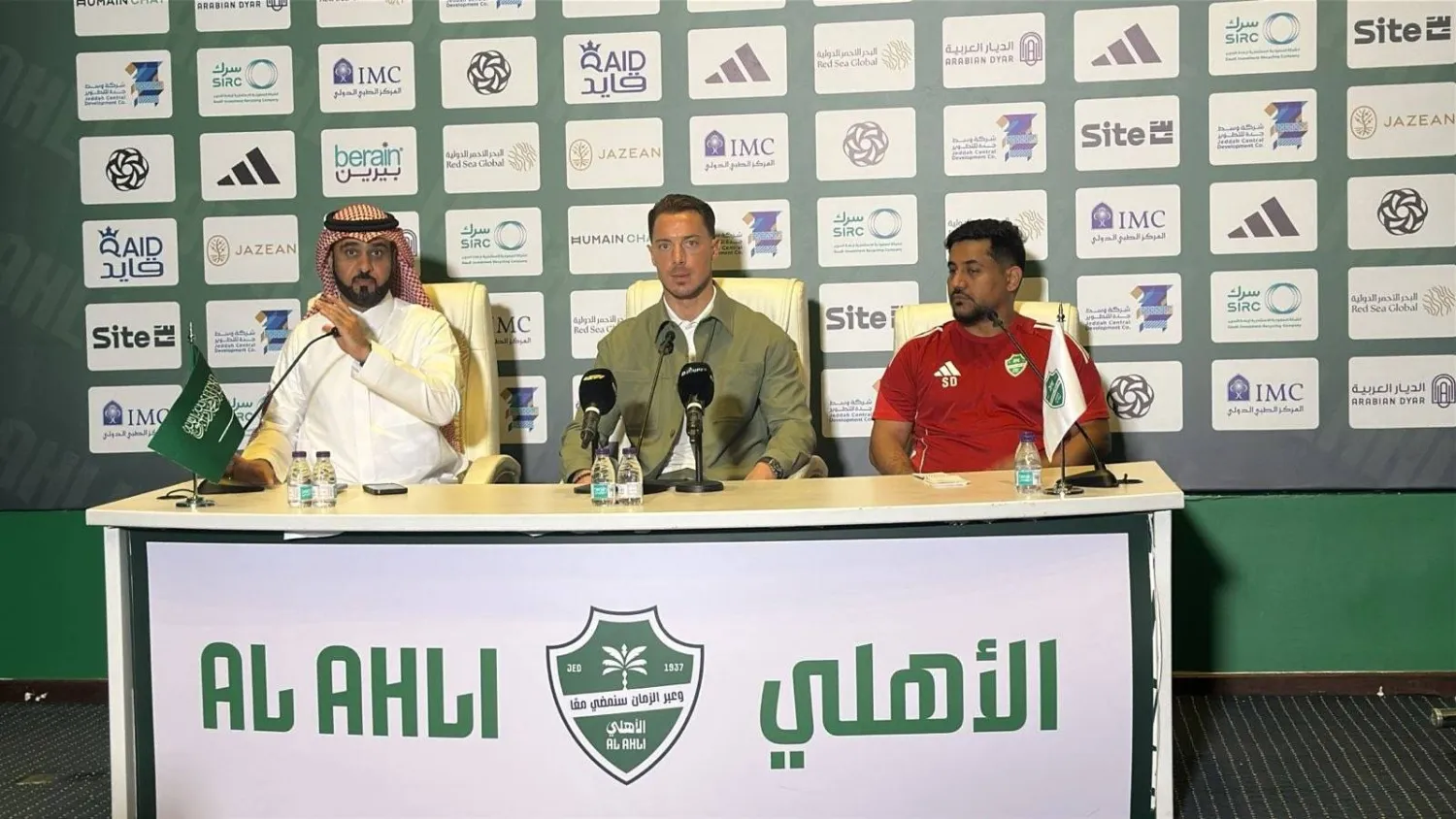 ماتياس يايسله خلال المؤتمر الصحافي (الشرق الأوسط)