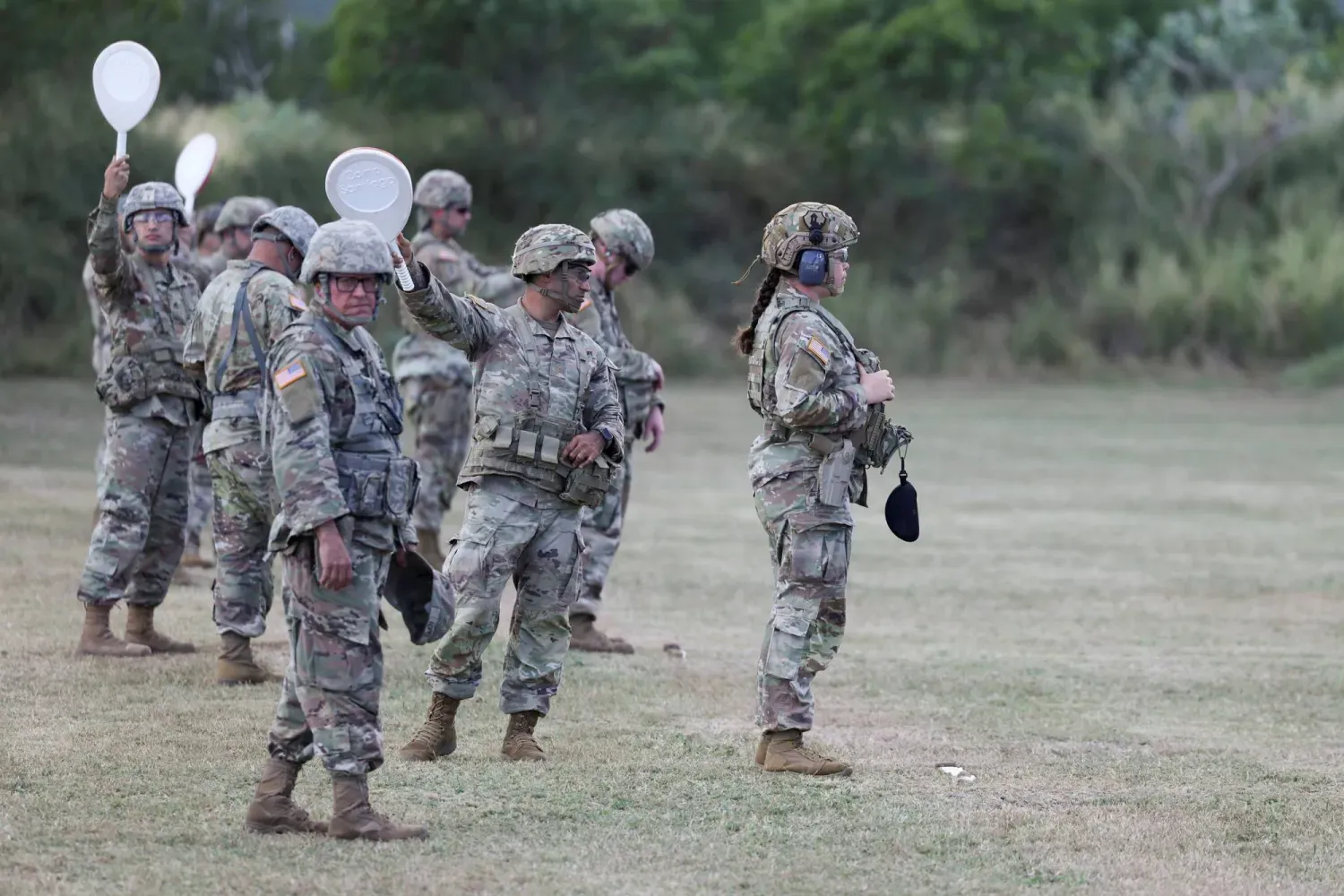 Porto Riko'da eğitim tatbikatı sırasında ABD Ordusunun Yedek Kuvvetleri'ne bağlı askerler, 10 Ocak (Reuters)