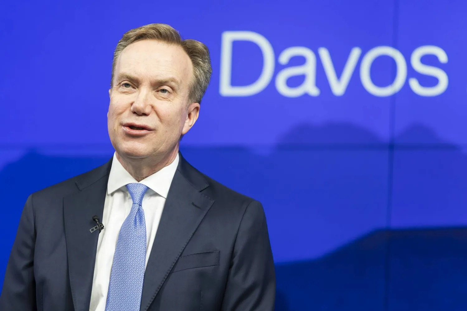 بورغه برنده يتحدث في مؤتمر عشية انطلاق أعمال المنتدى الاقتصادي العالمي (إ.ب.أ)