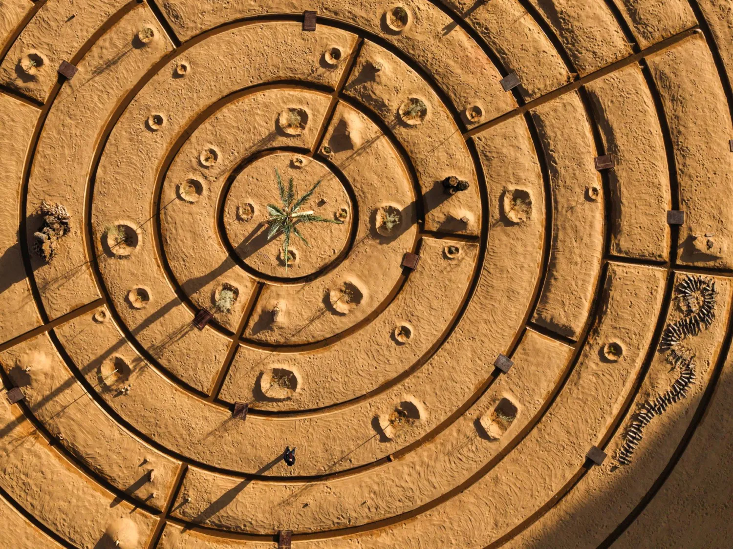 عمل الفنان محمد الفرج (فنون العلا)