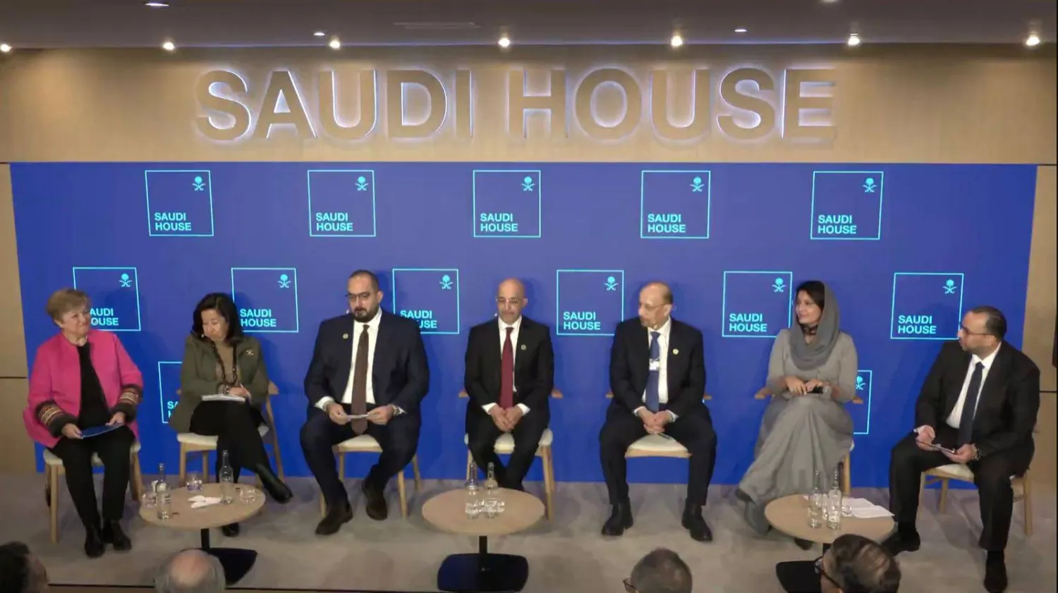 جلسة خاصة بالسعودية في «البيت السعودي» (الشرق الأوسط)