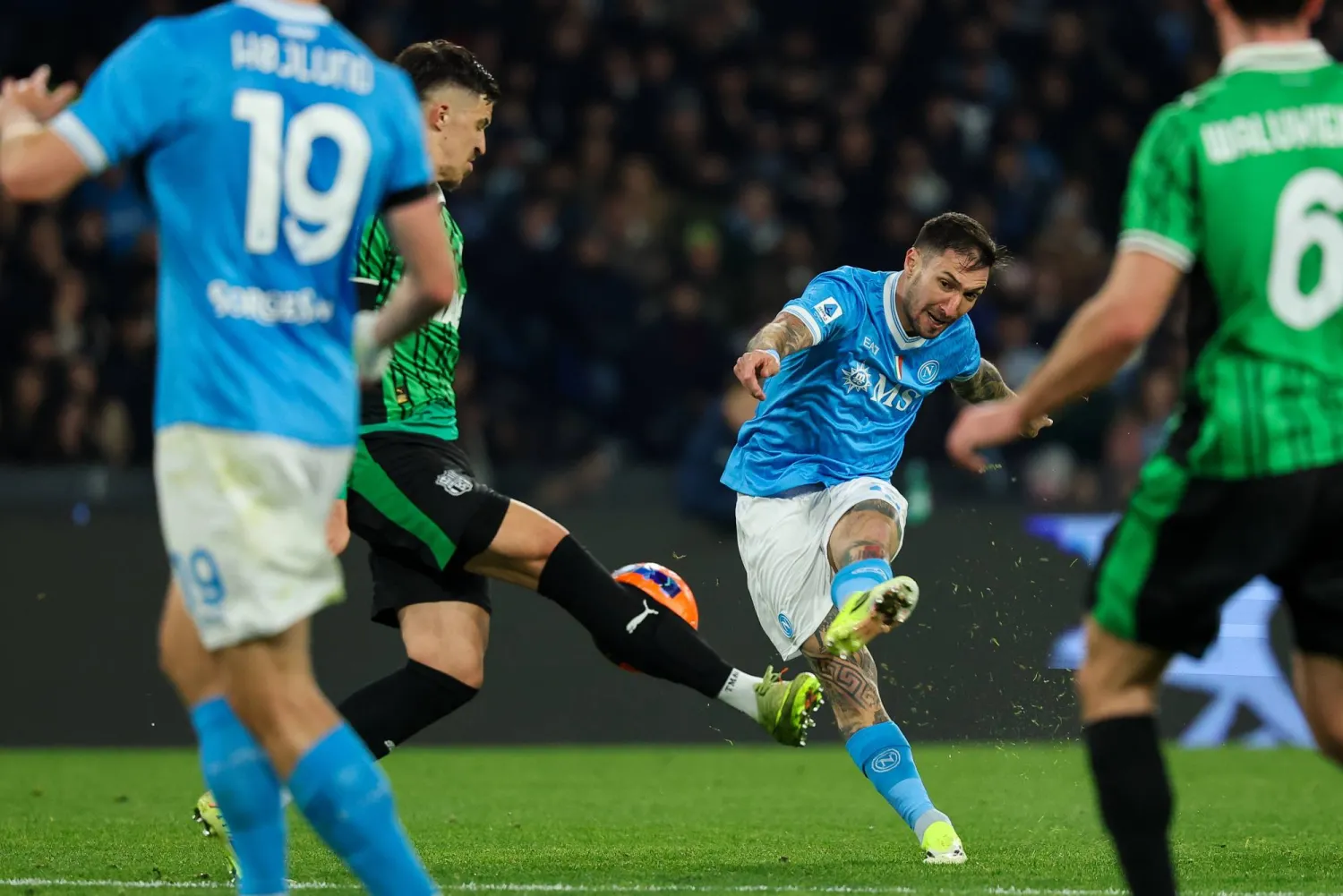 ماتيو بوليتانو أحدث المصابين في صفوف نابولي (أ.ب) 