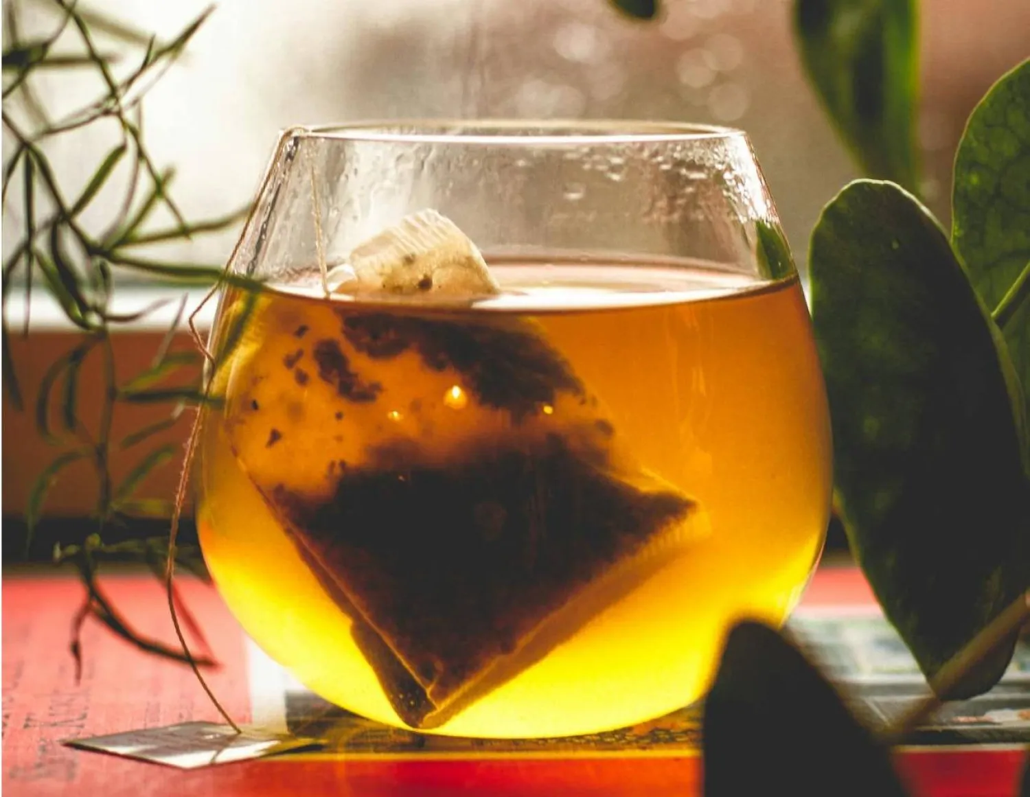 كشفت دراسات حديثة عن إمكانية إطلاق أكياس الشاي جزيئات من اللدائن الدقيقة (بكسلز)