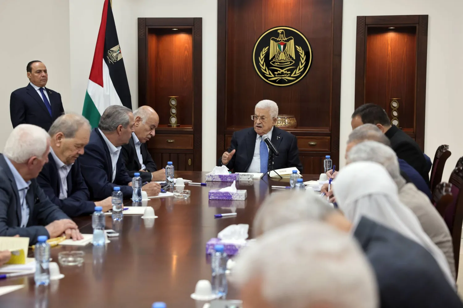 عباس يترأس اجتماعاً للجنة المركزية لحركة «فتح» في جلسة سابقة (أرشيفية من وفا)