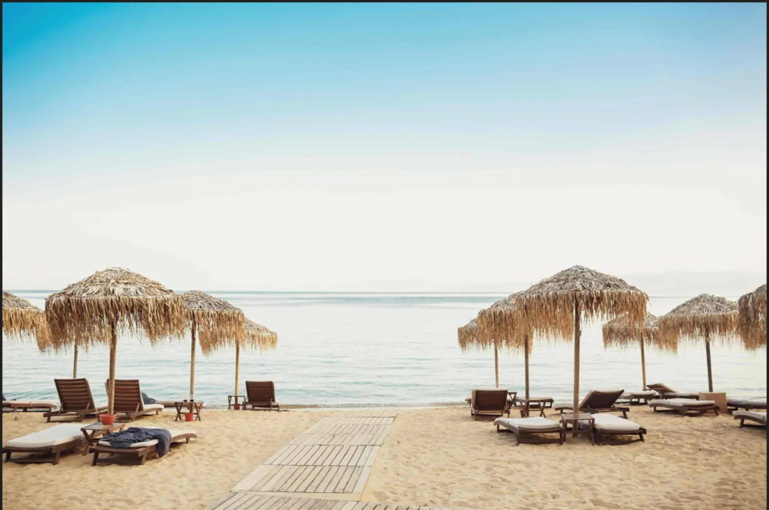 جانب من شواطئ الساحل الشمالي في مصر (الهيئة المصرية لتنشيط السياحة)