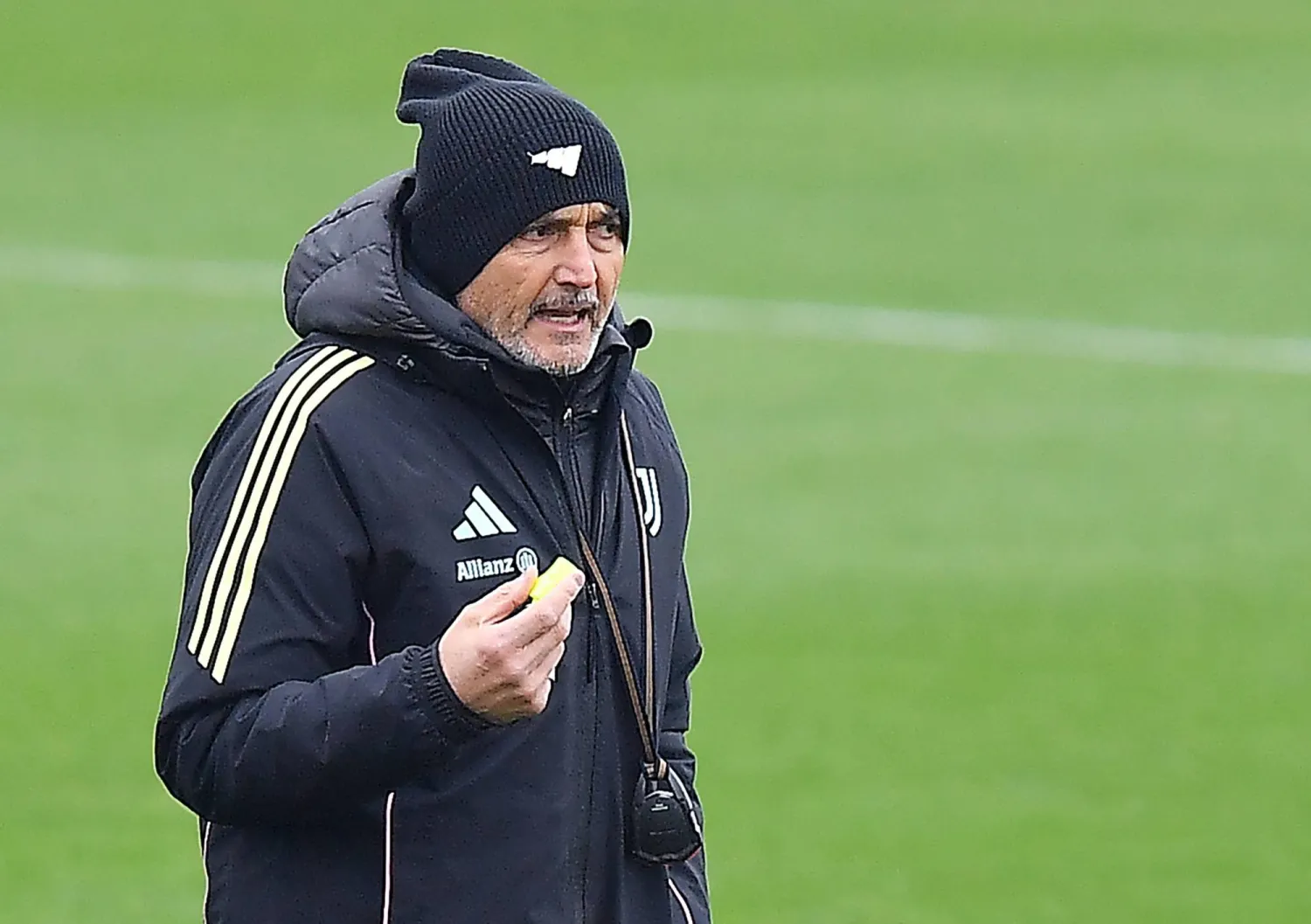 لوتشيانو سباليتي المدير الفني لفريق يوفنتوس (إ.ب.أ)