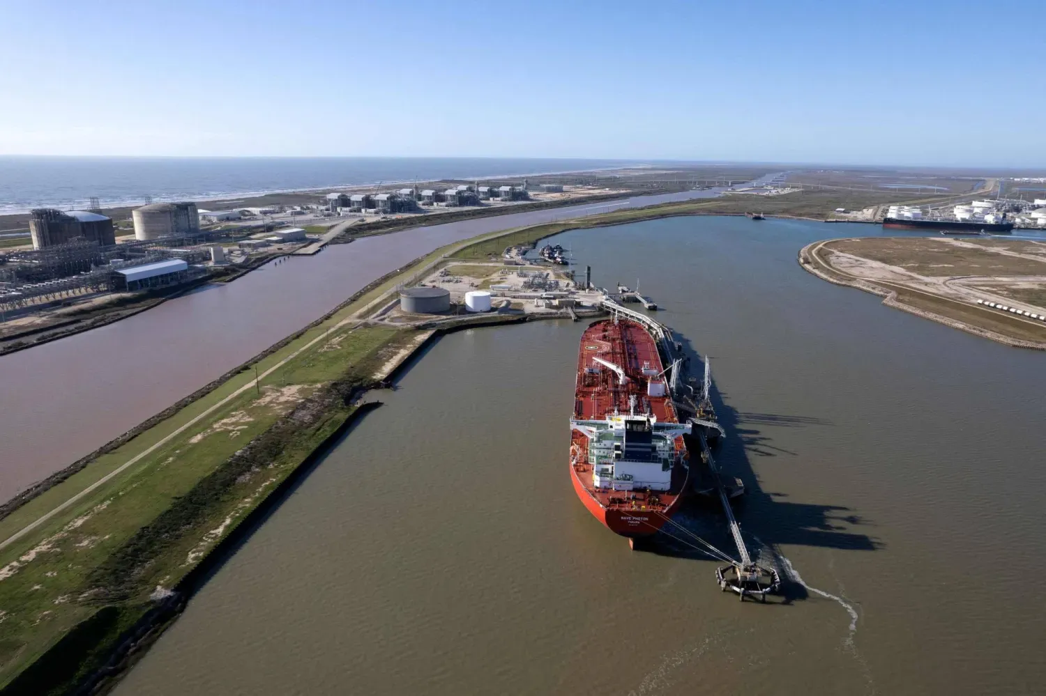 Venezuela petrolü taşıyan "Nav Foton" tankeri, 16 Ocak 2026'da ABD'nin Teksas eyaletindeki Freeport limanına yanaştı (Arşiv-AFP)