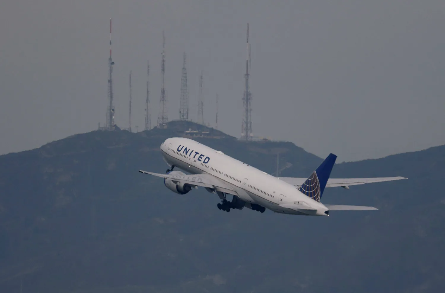 A United Airlines plane takes off from San Francisco International Airport on January 20, 2026 in San Francisco, California. (Getty Images/AFP)