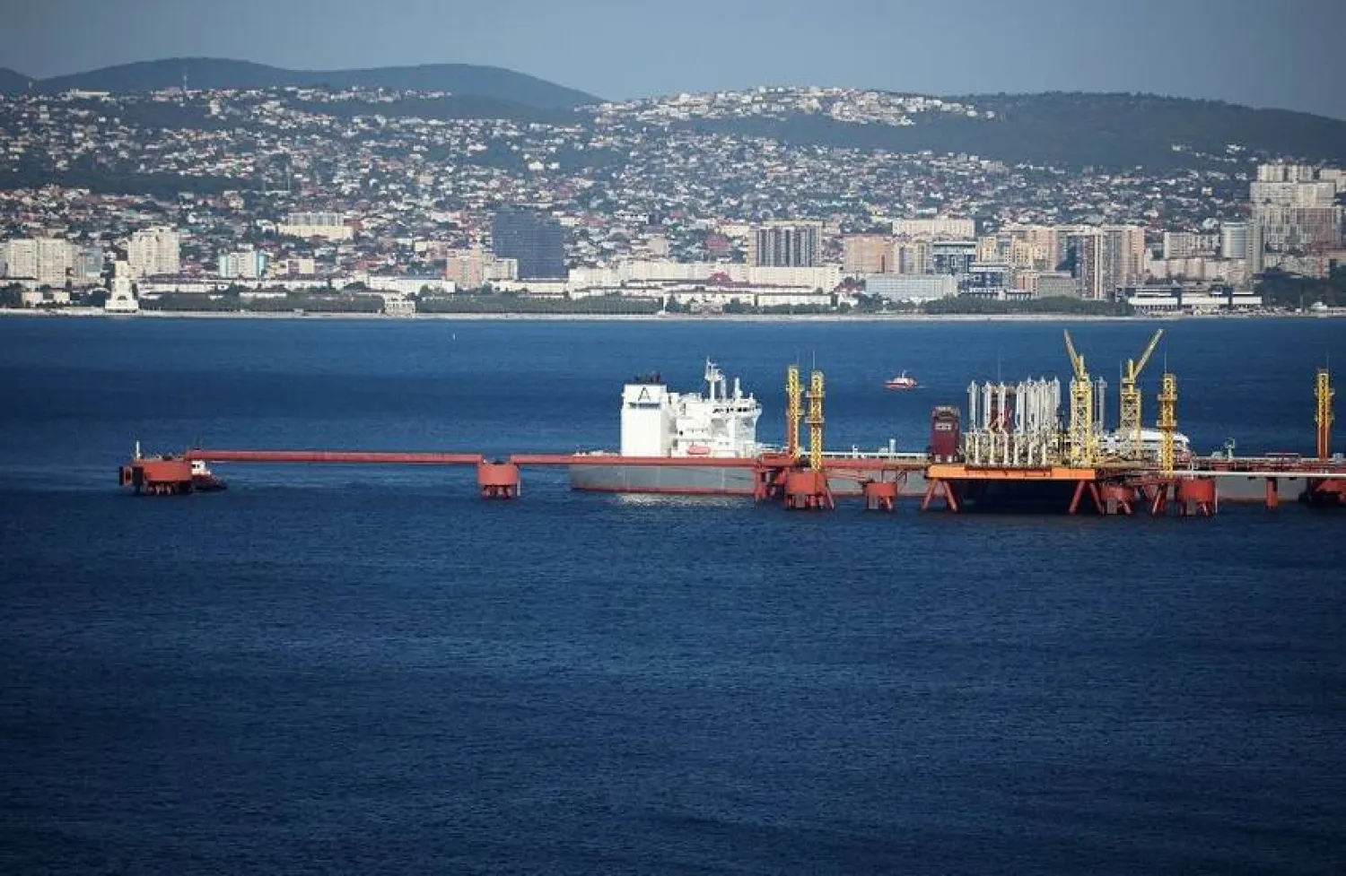 خفض خط أنابيب بحر قزوين الذي يستقبل نحو 80% من صادرات النفط الكازاخستانية الكميات بعد تعرض معدات في محطة البحر الأسود الروسية لأضرار جسيمة (إكس)