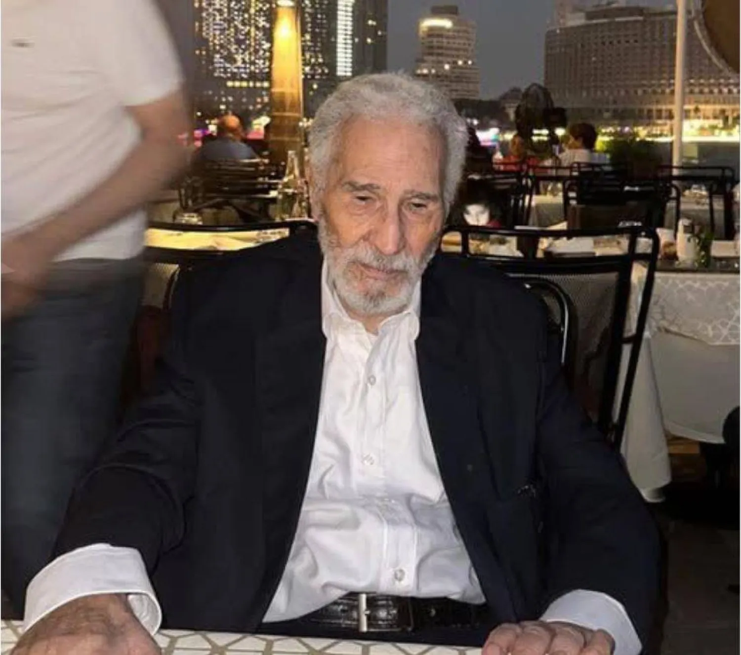 الفنان عبد الرحمن أبو زهرة (صفحة نجله أحمد أبو زهرة على «فيسبوك»)