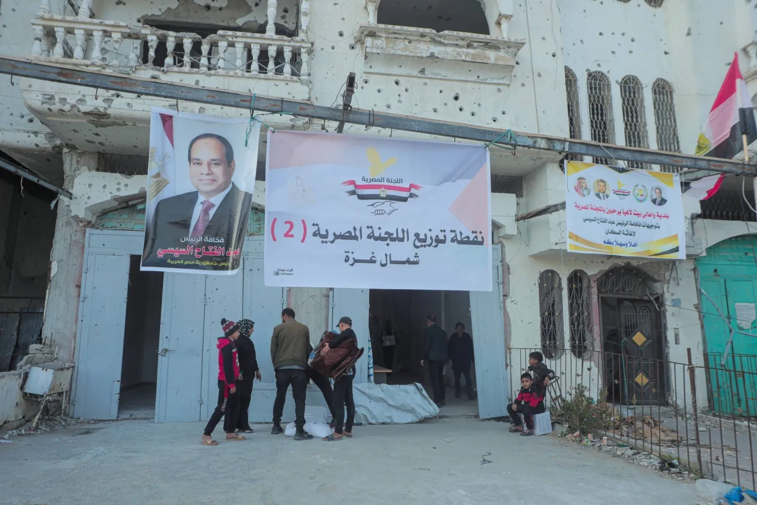 An aid distribution point in northern Gaza operated by the Egyptian Relief Committee (Egyptian Relief Committee)
