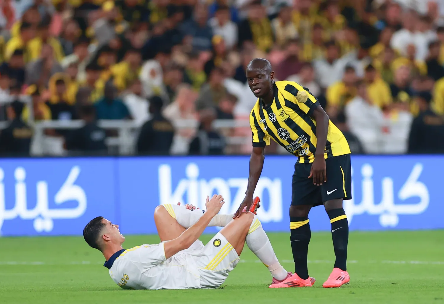 كانتي وقع للاتحاد تزامنا مع قدوم نخبة من النجوم العالمية إلى الدوري السعودي على رأسها رونالدو (الشرق الأوسط)