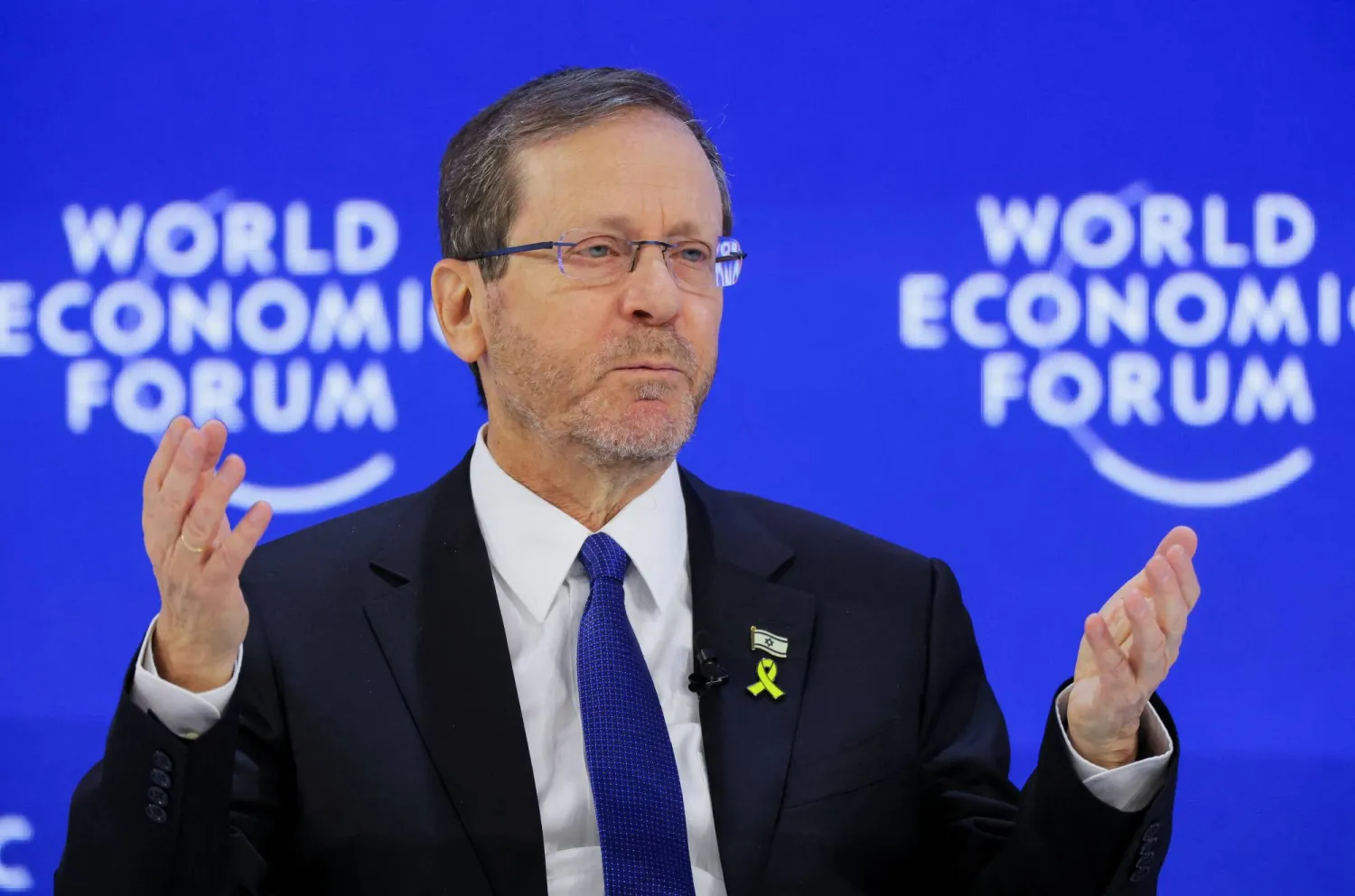 الرئيس الإسرائيلي إسحاق هرتسوغ خلال مشاركة في منتدى دافوس اليوم (رويترز)