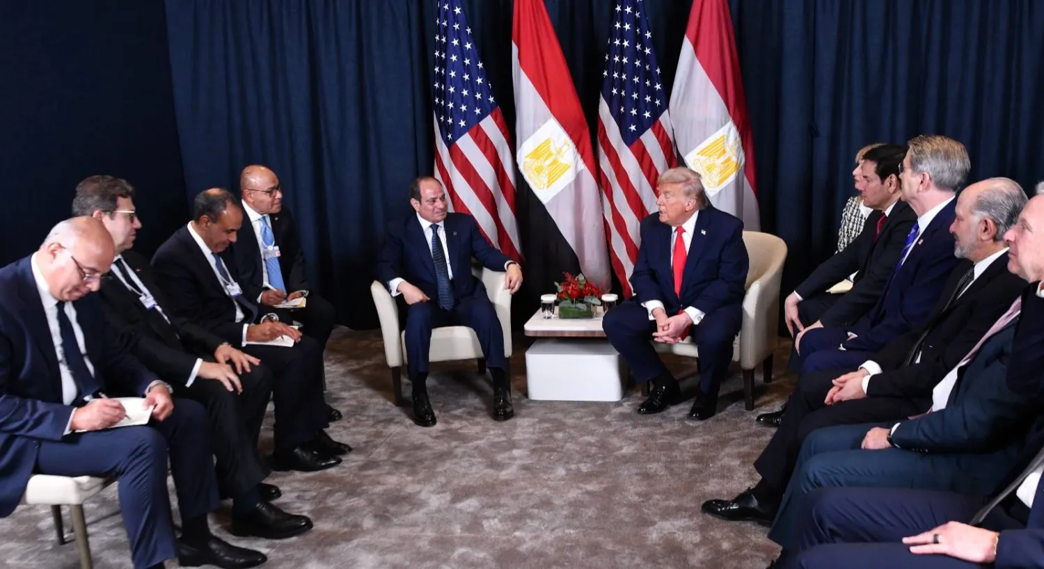 محادثات السيسي وترمب في دافوس الأربعاء (الرئاسة المصرية)