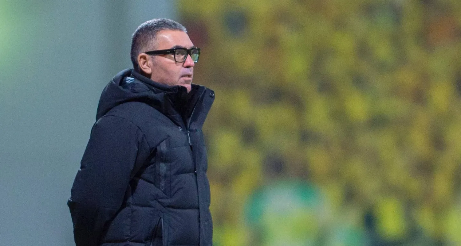 التونسي جلال قادري مدرب فريق الحزم (تصوير: صالح العنزي) 