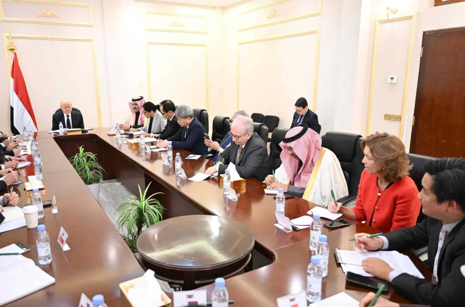 PLC Chairman Dr. Rashad al-Alimi meets with the ambassadors in Riyadh on Thursday. (Saba)