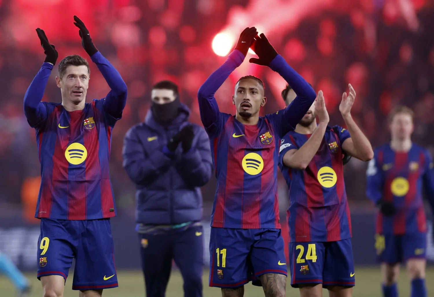 برشلونة يبحث عن العودة للانتصارات في الدوري بعد الفوز على سلافيا براغ في دوري أبطال أوروبا (رويترز)