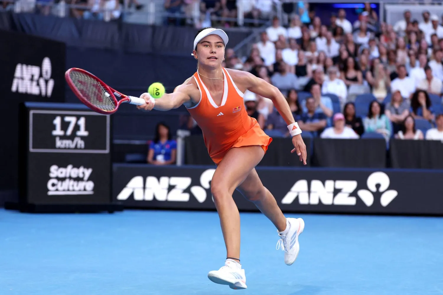 إيفا يوفيتش تتألق في ملبورن (أ.ف.ب)