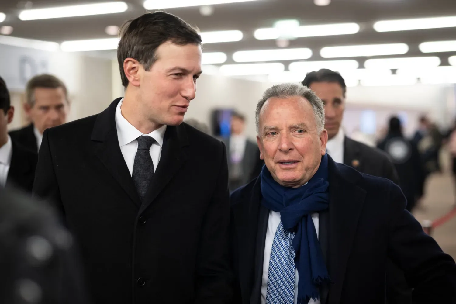 ABD'li elçiler Steve Witkoff ve Jared Kushner Davos'ta düzenlenen Dünya Ekonomik Forumu'na katıldı. (AP)