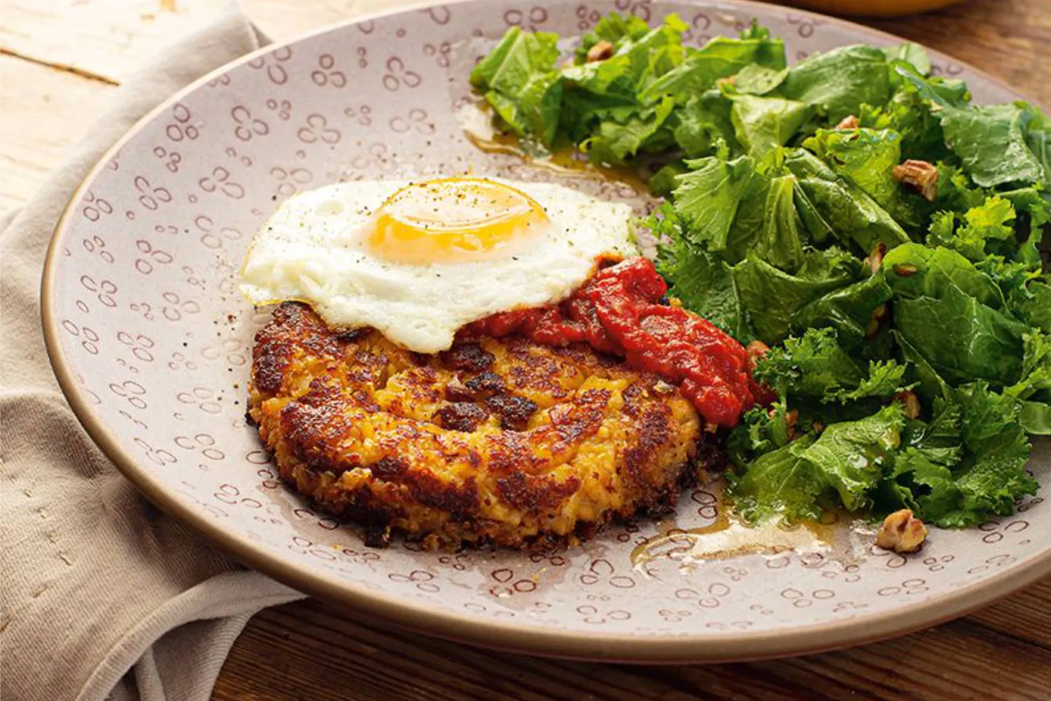 السمك مع سلطة خضراوات (أ.ب)