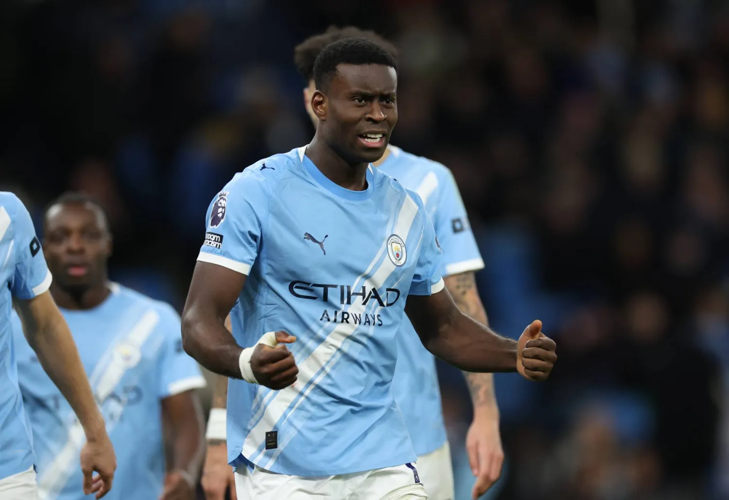 جيهي محتفلاً بالفوز على وولفرهامبتون (إ.ب.أ)