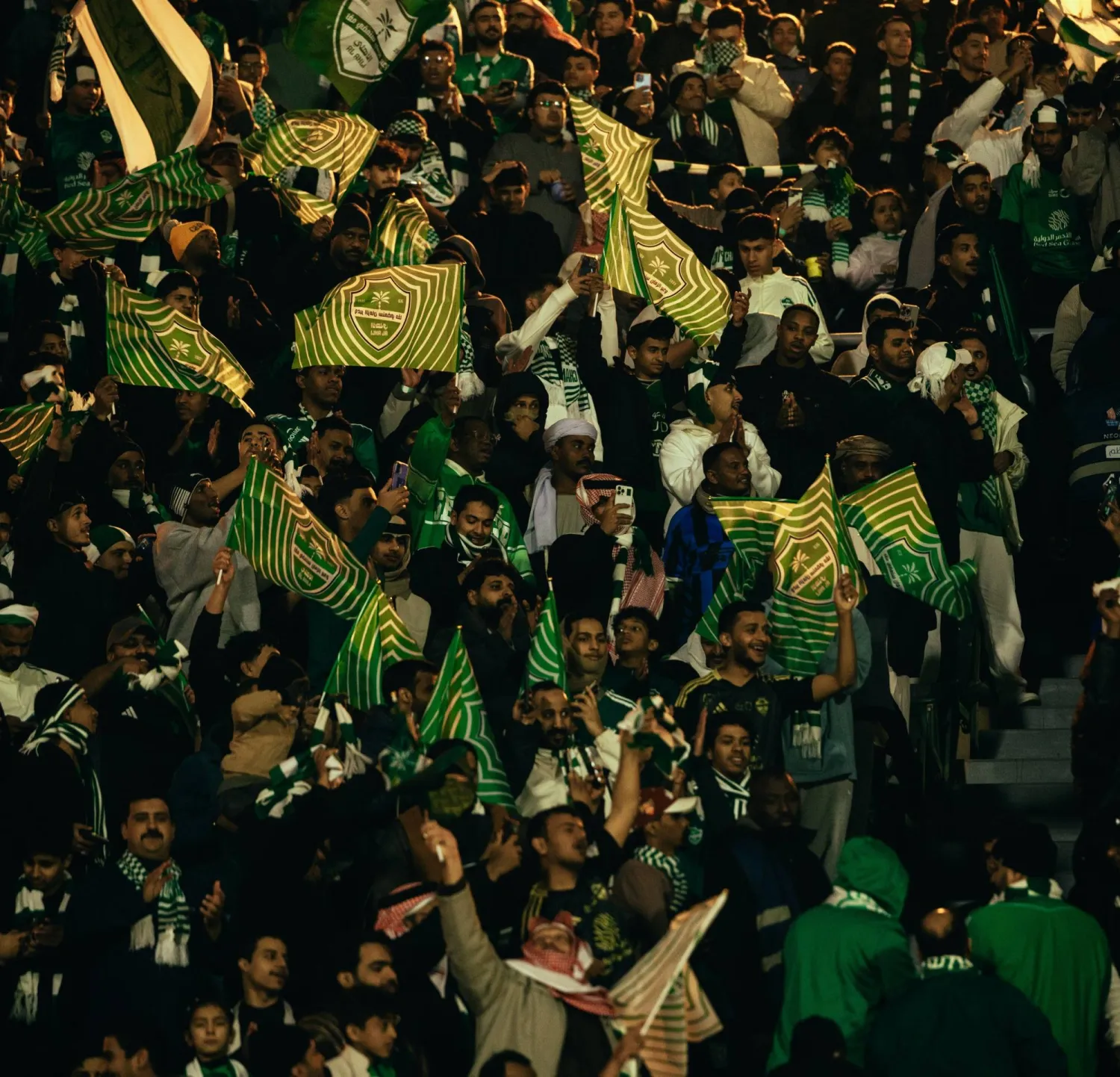 جماهير الأهلي واصلت الاحتفال رغم العطل الكهربائي (موقع الأهلي)