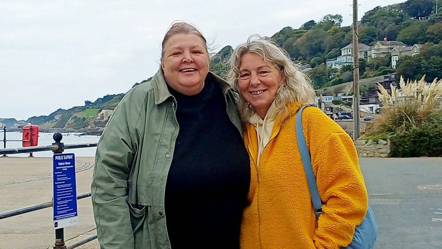 التقت تيريزا وجانيت للمرة الأولى منذ أكثر من نصف قرن (بي بي سي ويلز)