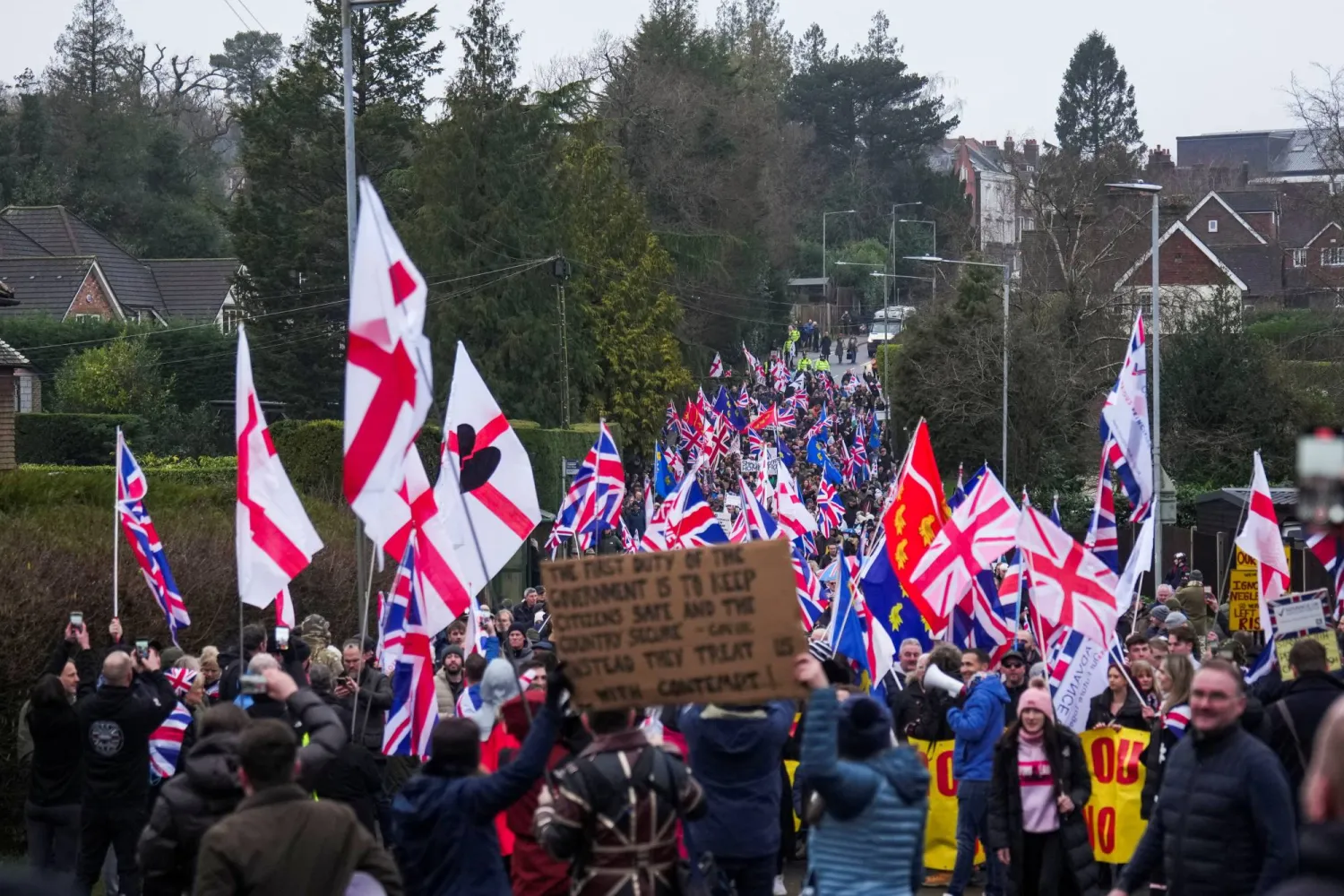 جانب من المظاهرة في كروبره اليوم (رويترز)
