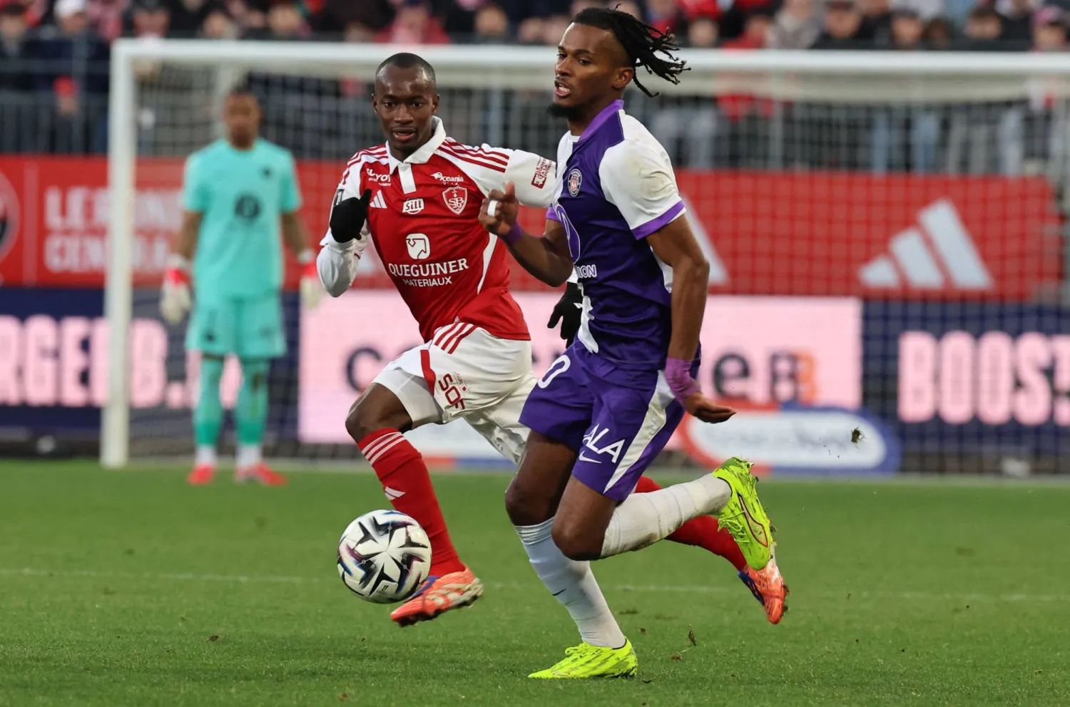 تولوز هزم مضيّفه ستاد بريست (أ.ف.ب) 