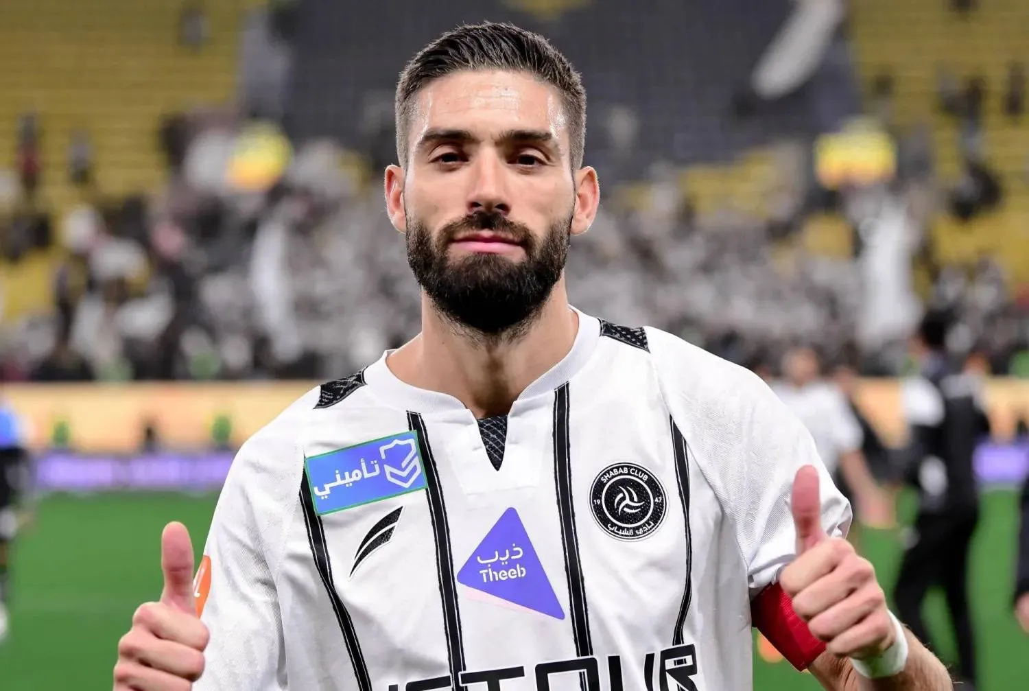 البلجيكي يانيك كاراسكو قائد فريق الشباب (نادي الشباب) 