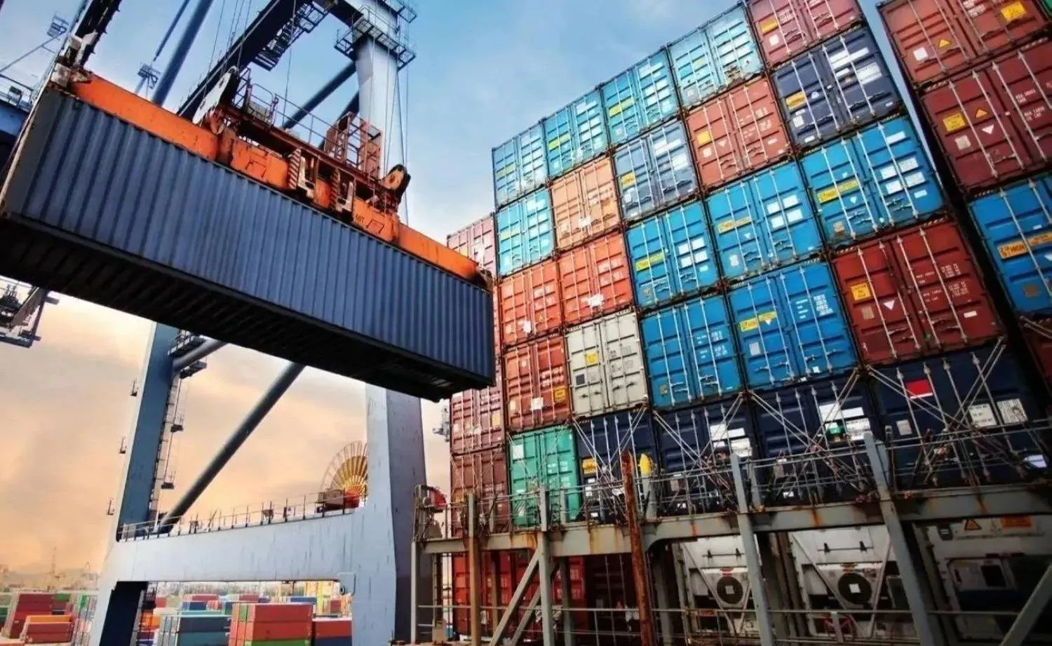 Containers carrying Saudi non-oil exports (SPA) 