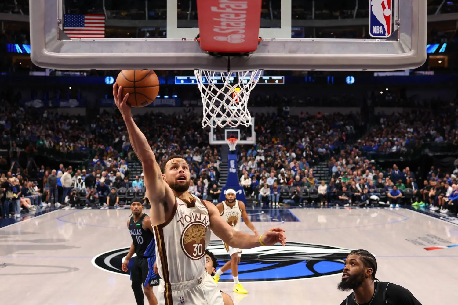 ستيفن كوري (أ.ف.ب)